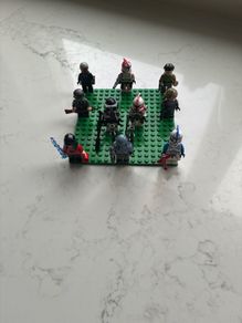 10 LEGO figures