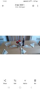 table and 6 chairs (extendable)