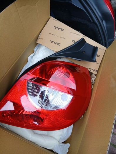 renault clio right taillight