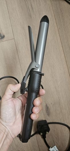 Babyliss Curling Tong with Variable Temperature Control up to 200 degrees