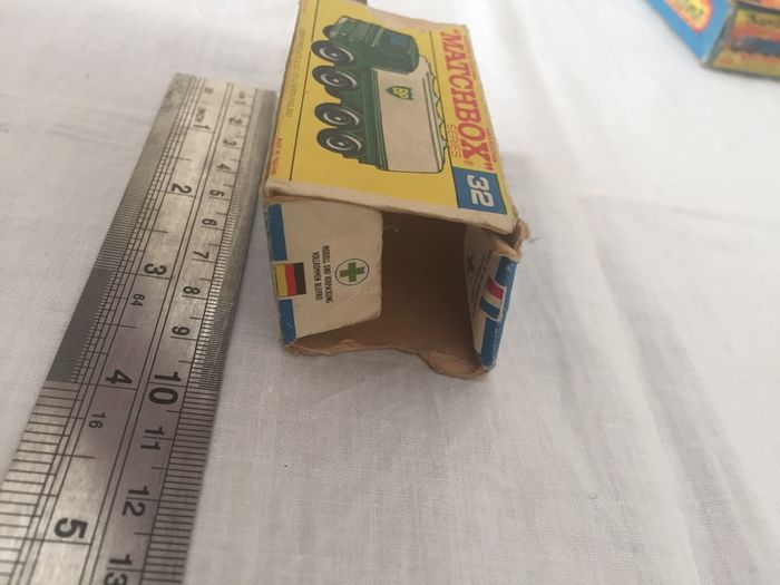Matchbox series. No. 32. Box no model