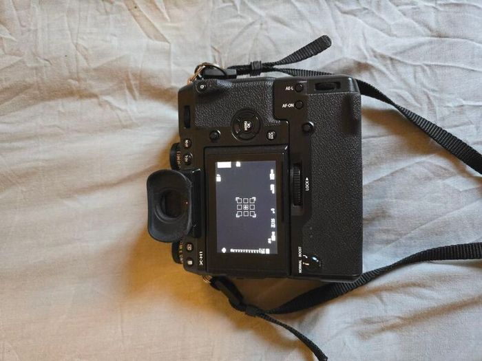 Fujifilm X-H1, grip and lenses