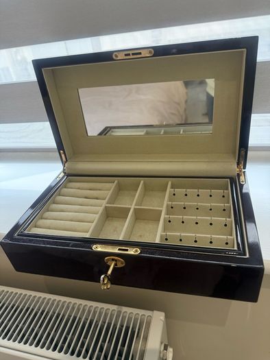 jewlery box Solid Wood