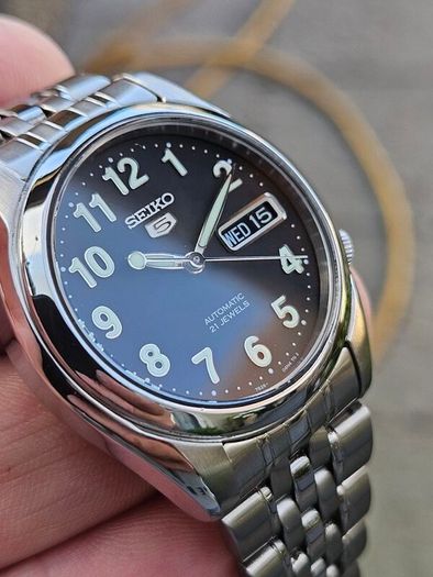Watch Seiko 5 Automatic.