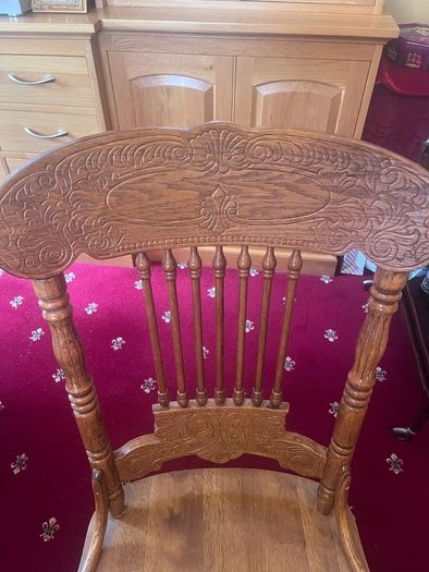 Oak dining chair set with carving embellishment