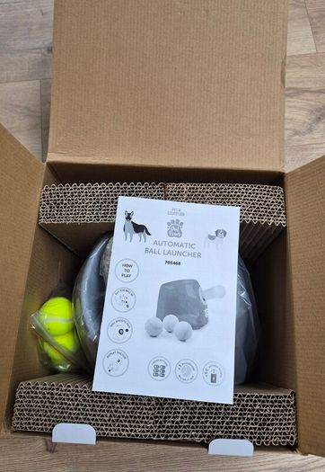 Out Paws Automatic Ball Launcher (Aldi)