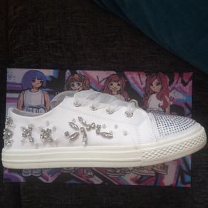 White Formal Runners