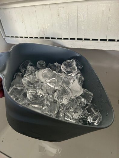 Commercial Ice machine pub / restaurant equipment
