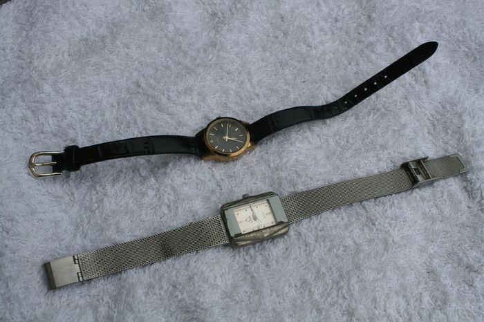 Vintage Sekonda and Lava women's watches (watches work fine)
