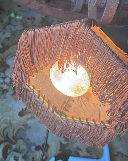Antique anchor style lamp