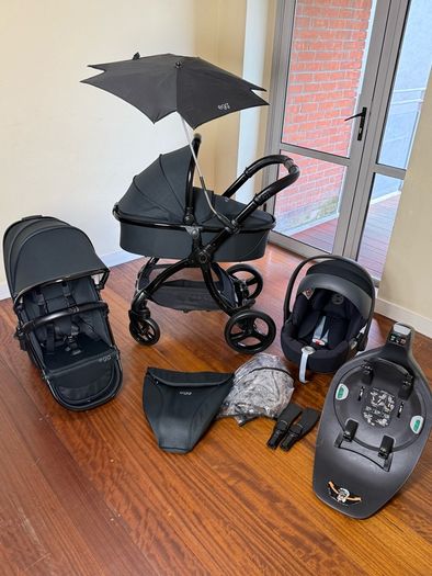 As New Egg2 travel system with Cybex car seat and isofix base swivel
