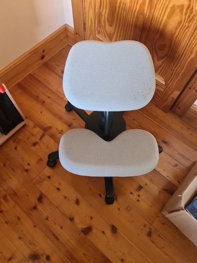 HAG Balans Vital kneeling chair