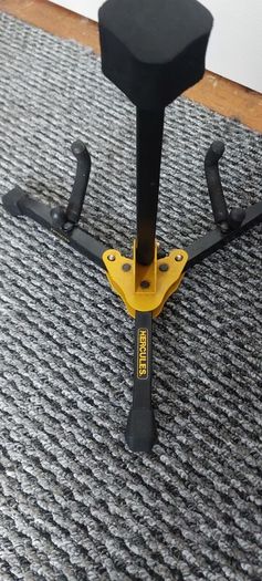 Hercules guitar stands