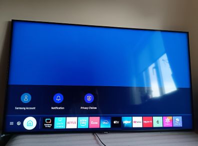 SAMSUNG 50" smart TV read description