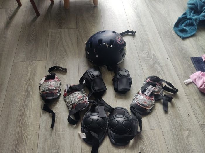 Helmet ,knee pads, elbow pads and hand wrist protectors