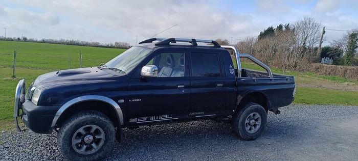 Mitsubishi L200 2004 with donor vehicle