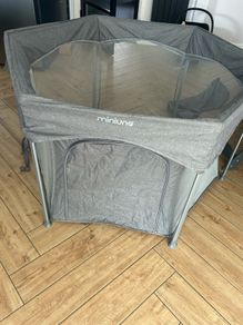 miniuno Hexipen Folding Playpen and carry bag