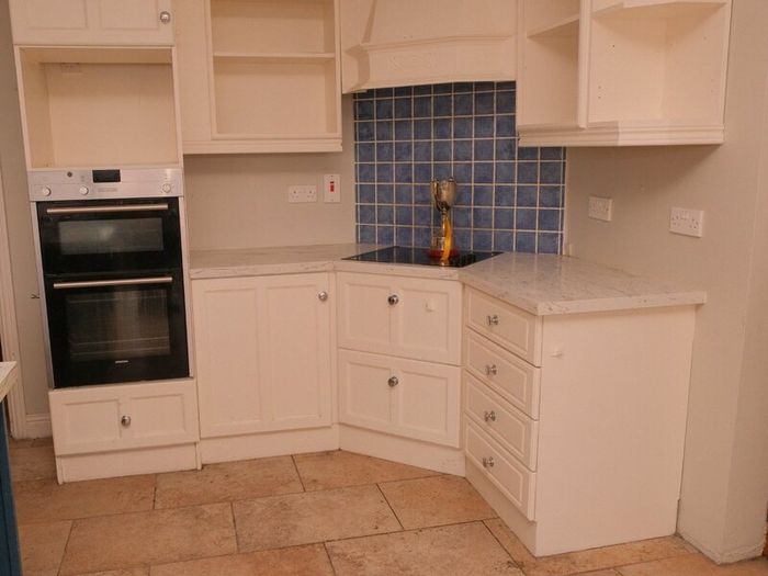 Kitchen cabinets & appliances