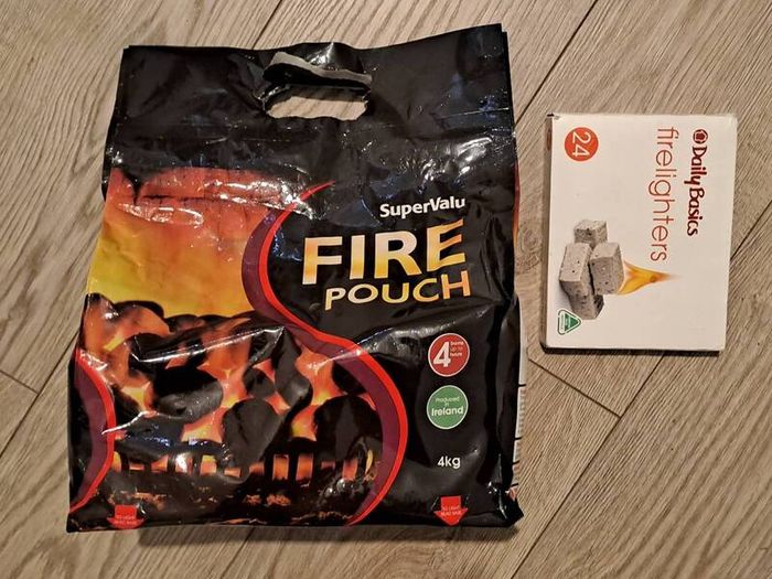 Fire Pouch 4kg + 24 Firelighters