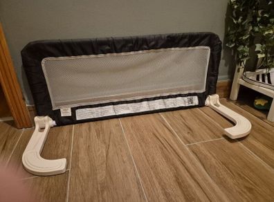 Bed barrier