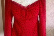 Red top , top shop