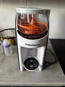 Baby Brezza Formula Pro Advanced MINT CONDITION hardly used
