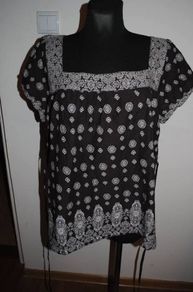 Vanilla Sands top size UK20 EU48 Postage included