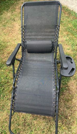 Folding Recliner Sun Lounger for Garden & Outdoor, with Cup & Phone Holder, Black