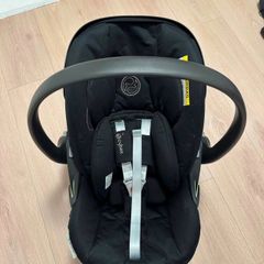 Cybex Cloud G car seat and base