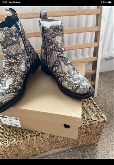 ankle boots  size 39 snake skin effect ankle boot