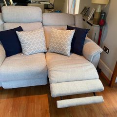 New 2-seater electric reclining sofa in beech wood and woven cotton