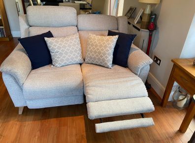 New 2-seater electric reclining sofa in beech wood and woven cotton