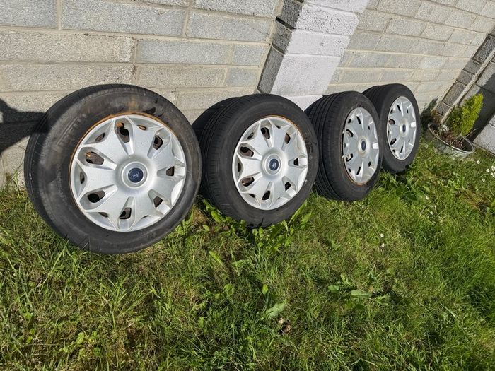 16" Ford wheels