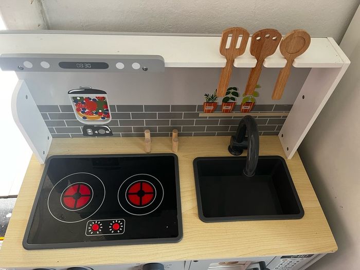 play kitchen