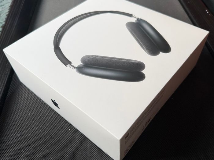 Apple AirPods Max 2 Over-Ear Wireless Headphones - Midnight