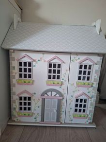 wooden Doll House