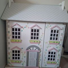 wooden Doll House