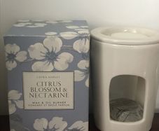 Laura Ashley Citrus Blossom & Nectarine Wax & Oil Burner - New