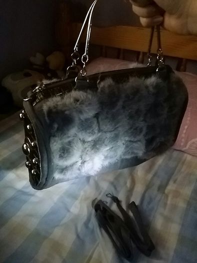Grey Faux fur elegant petit handbag