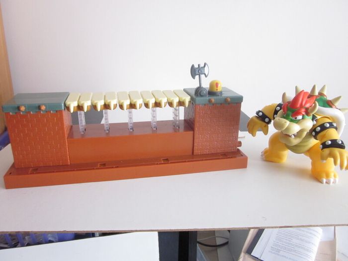 Super Mario Deluxe Bowser Battle Playset