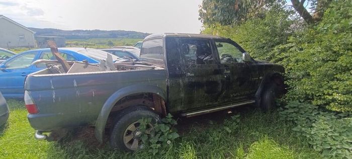 Mitsubishi L200 2004 with donor vehicle