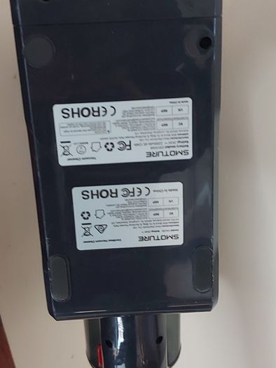 Smoture Cordless Vacuum Cleaner, model VAC02, in excellent condition, great suction, plus charger and accessories