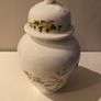 Aynsley cottage garden acorn pot Image 3