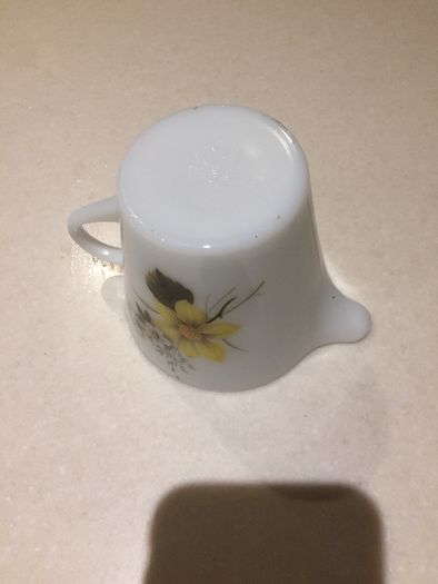 Pyrex Dahlia milk jug milk glass