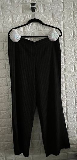 Bundle of Trousers and Leggings with stretchy waist and regular length.