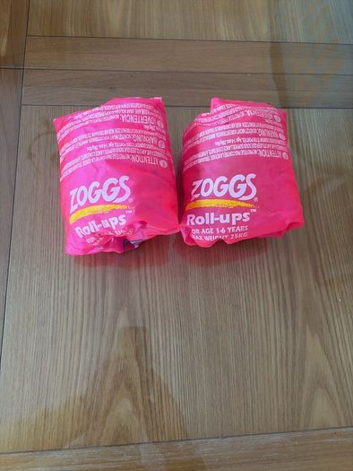 Zoggs arm bands