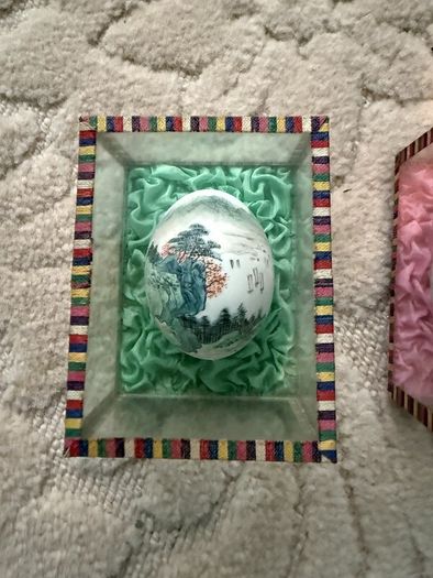 Vintage Hong Kong Hand Painted Eggs x3 in Display Boxes