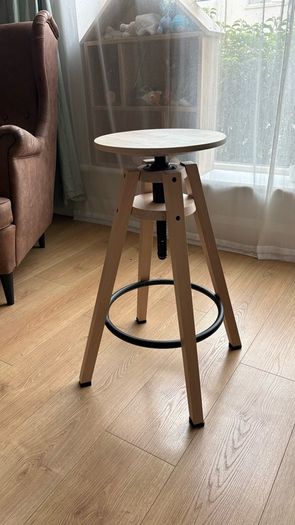 Dalfred Height-Adjustable Bar Stool