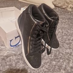 GUESS -shoes