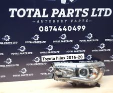 Toyota hilux 2016-20 headlight